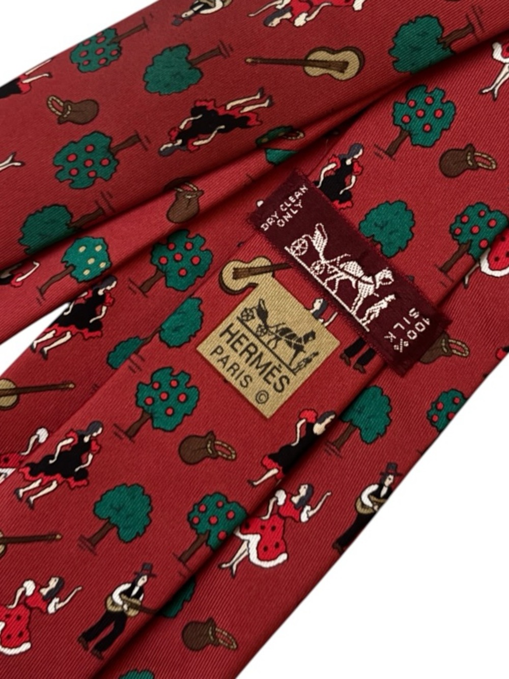 HERMÈS Red Patterned Silk Tie